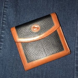 STUNNING Dooney & Bourke  wallet!